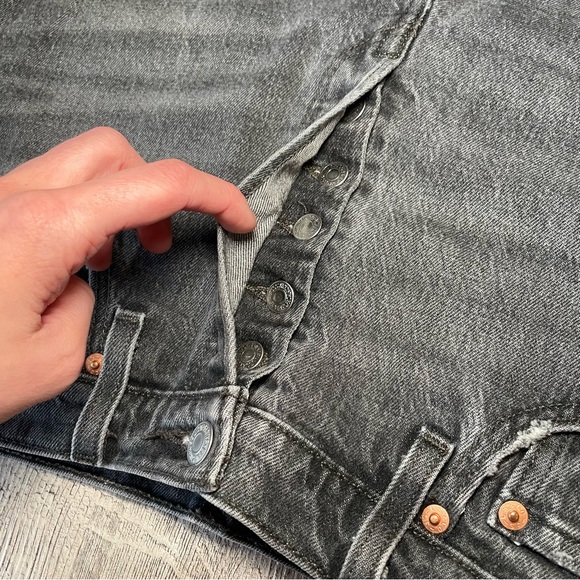 Levi’s 501 Thigh Cutoff Jean Shorts - Picture 4 of 7